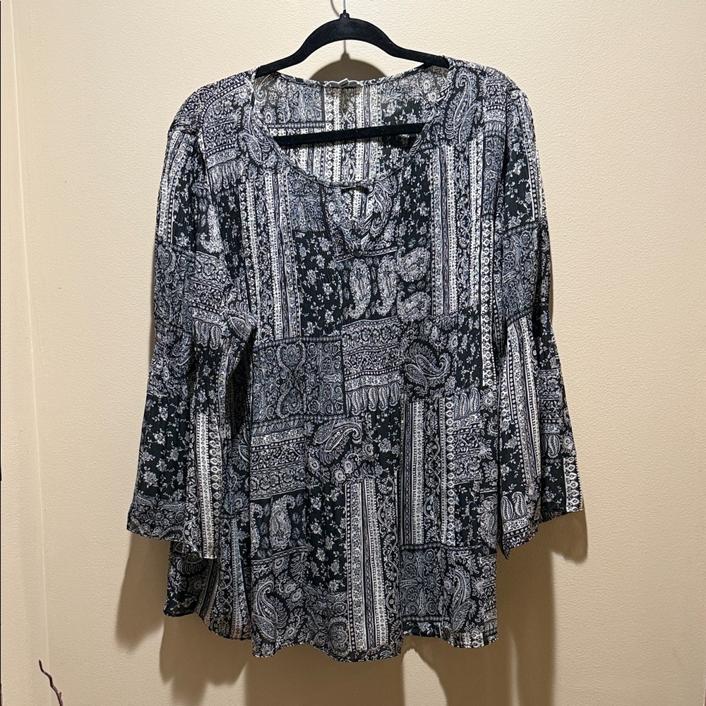 Chic Black and White Paisley Blouse
